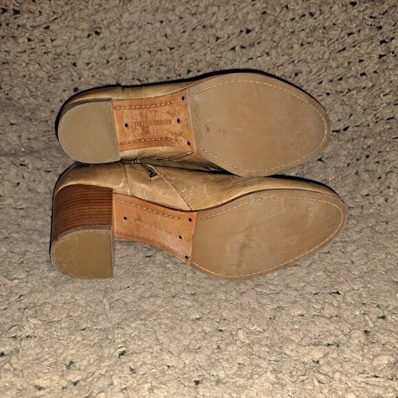 FRYE-Ciera-Shootie/Bootie-Tan Leather-Side Zip-Stacked 2.75" Heel-Sz 6.5-Good - Picture 8 of 8